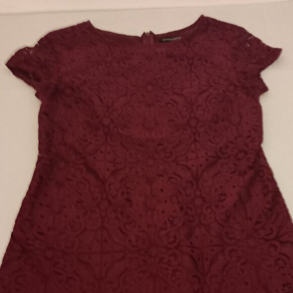 Banana Republic Women’s Maroon Lace Cap Sleeve Sheath Dress Size 4P - Picture 5 of 13